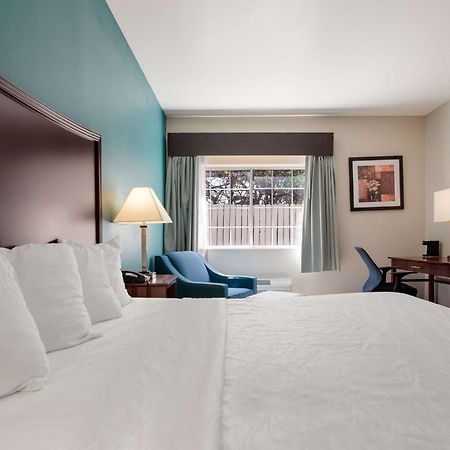 Surestay Plus Hotel By Best Western Topeka Exterior foto