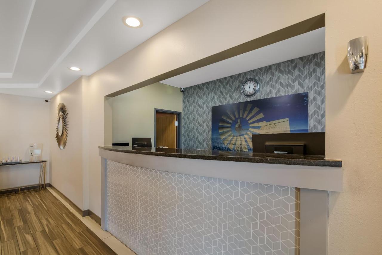 Surestay Plus Hotel By Best Western Topeka Exterior foto