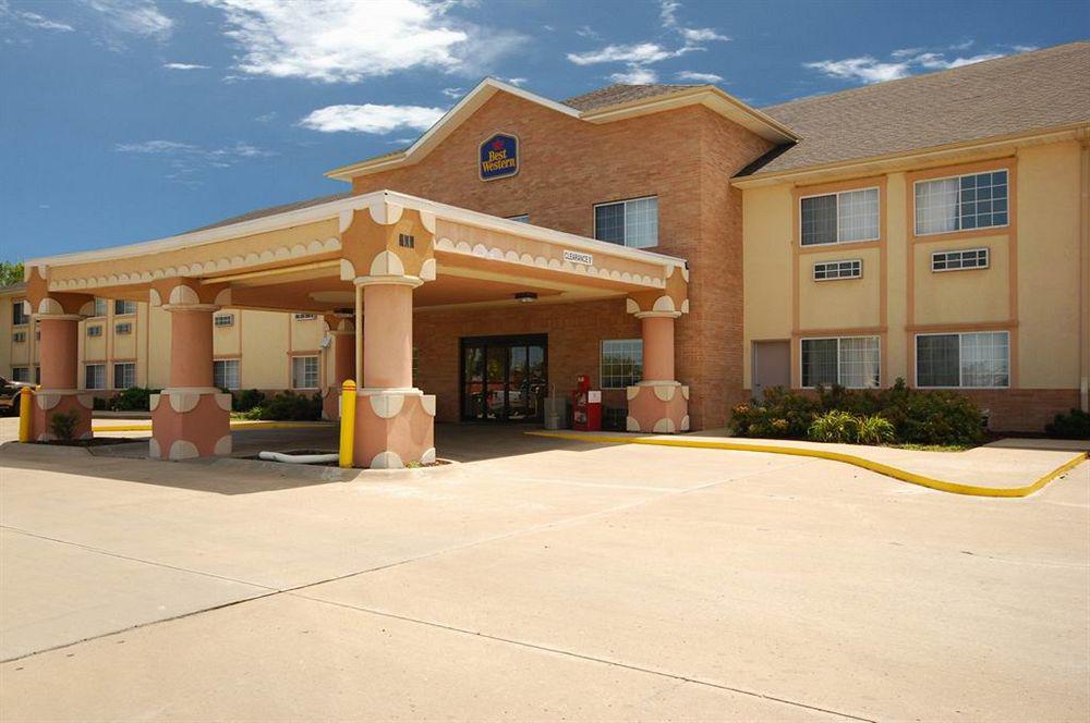 Surestay Plus Hotel By Best Western Topeka Exterior foto
